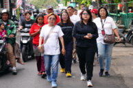 Wakil Ketua DPRD DKI Jakarta Ima Mahdia menuju lokasi kebakaran.