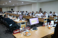 Eksekutif yang hadir dalam rapat.