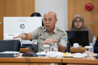 Kepala Biro Pembangunan dan Lingkungan Hidup Setda Provinsi DKI Jakarta, Iwan Kurniawan menyampaikan penjelasan.