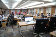 Suasana rapat.