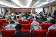 Suasana rapat kerja.