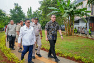 Anggota Komisi C Hadiyanto Kenneth membersamai Gubernur DKI Jakarta Pramono Anung di Taman Bugar