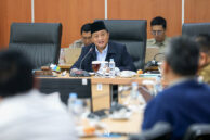 Wakil Ketua Pansus Kawasan Tanpa Rokok (KTR) DPRD Provinsi DKI Jakarta Abdurrahman Suhaimi memulai pembahasan..