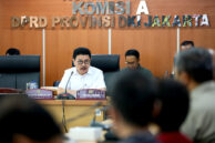 Ketua Komisi A, Inggard Joshua memulai pembahasan.