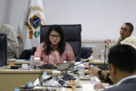 Wakil Ketua DPRD DKI Jakarta, Ima Mahdiah memulai pembahasan.