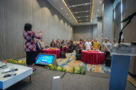 Acara diawali dengan menyanyikan lagu Kebangsaan Indonesia Raya.