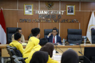 Anggota Komisi E DPRD Provinsi DKI Jakarta, Jhonny Simanjuntak memberikan penjelasan.