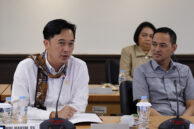 Anggota Pansus BMD Kevin Wu menyampaikan pendapat.