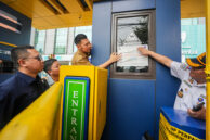 Ketua Pansus Perparkiran Jupiter melakukan penyegelan portal (gate) parkir ruko Graha Mas Pemuda