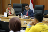 Anggota Komisi E DPRD Provinsi DKI Jakarta, Jhonny Simanjuntak menyampaikan pemaparan.