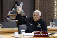 Anggota Komisi B, Pandapotan Sinaga menyampaikan pernyataan.