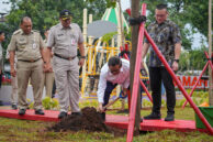 Anggota Komisi C Hadiyanto Kenneth membersamai Gubernur DKI Jakarta Pramono Anung melakukan penanaman pohon secara simbolis