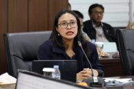 Ketua Pansus Ranperda KTR Farah Savira menyampaikan laporan.