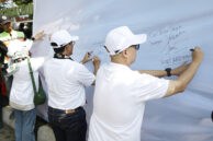 Penandatanganan Komitmen untuk sungai Jakarta bebas sampah.