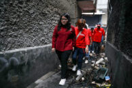 Wakil Ketua DPRD Provinsi DKI Jakarta, Ima Mahdiah meninjau lokasi pasca kebakaran di Gang Langgar, Kecamatan Tamansari, Jakarta Barat..
