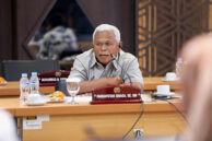 Anggota Komisi B, Pandapotan Sinaga menyampaikan pandangan.