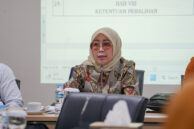 Anggota Pansus Kawasan Tanpa Rokok Jamilah Abdul Gani memberikan tanggapan