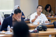 Anggota Pansus Jarut DPRD Provinsi DKI Jakarta, Bun Joi Phiau memberikan masukan.