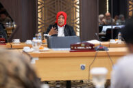 Anggota Komisi B, Wa Ode Herlina memberikan pendalaman.