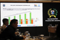 Penayangan materi pembahasan.