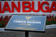 Prasasti peresmian Taman Bugar, Jakarta Barat