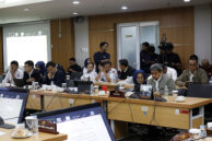 Jajaran Eksekutif mengikuti jalannya rapat.