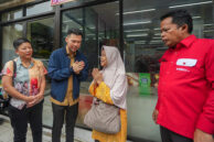 Ketua Pansus Perparkiran, Jupiter bersama Anggota Pansus August Hamonangan dan Francine Widjojo mendengarkan keluhan warga penghuni Apartemen Menara Cawang