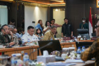 Kepala Bidang Usaha Infrastruktur, Pariwisata dan Kawasan Budi Purnama (kanan) menyampaikan penjelasan