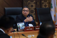 Ketua Komisi B DPRD Provinsi DKI Jakarta, Nova Harivan Paloh memimpin jalannya rapat kerja.