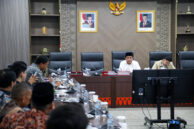 Ketua DPRD Provinsi DKI Jakarta, Khoirudin memimpin jalannya audiensi.