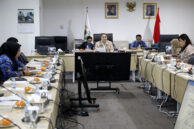 Wakil Ketua DPRD DKI Jakarta Wibi Andrino memimpin jalannya rapat.