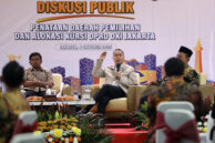 Wakil Ketua DPRD DKI Jakarta Wibi Andrino menyampaikan materi diskusi.