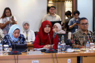 Sekretaris Dinas Kesehatan Provinsi DKI Jakarta, Nuniek Ria Sundari (tengah) memberikan penjelasan.