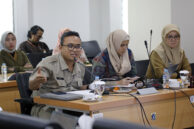 Ketua Subkelompok Peraturan Perundang-Undangan Bidang Kesejahteraan Rakyat Biro Hukum Setda DKI Jakarta, Afifi memberikan penjelasan.