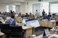 Jajaran Eksekutif dan Akademisi yang hadir dalam rapat kerja.