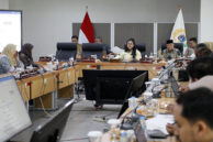 Ketua Pansus Ranperda Kawasan Tanpa Rokok Farah Savira memimpin jalannya rapat.