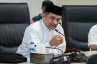 Ketua Bapemperda Abdul Aziz menyampaikan pembahasan materi rapat