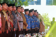 Tamu undangan bersiap mengikuti jalannya Upacara