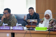Anggota Pansus KTR DPRD Provinsi DKI Jakarta, Dwi Rio Sambodo menyampaikan pandangan.