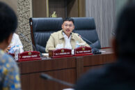 Sekretaris Komisi B DPRD Provinsi DKI Jakarta, Muhammad Lefy menyampaikan pandangan.