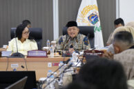 Wakil Ketua Pansus Ranperda Kawasan Tanpa Rokok Abdurrahman Suhaimi memberikan tanggapan.