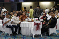 Pimpinan DPRD DKI Jakarta bersama para tamu undangan.