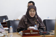 Anggota Pansus Ranperda KTR Zahrina Nurbaiti menyampaikan pendapat.