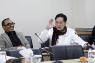 Anggota Bamus Kevin Wu menyampaikan pendapat.