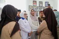 Momen Komisi E DPRD Provinsi DKI Jakarta menyapa dan berbincang dengan murid SMAN Unggulan M.H Thamrin.