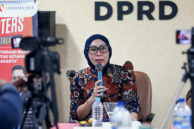 Anggota Komisi B DPRD Provinsi DKI Jakarta, Nur Afni Sajim memberikan tanggapan.