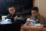 Asisten Pemerintahan Sekretaris Daerah Provinsi DKI Jakarta, Sigit Wijatmoko memberikan penjelasan.