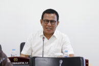 Anggota Pansus Ranperda KTR Jhonny Simanjuntak memberikan tanggapan.