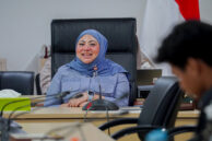 Wakil Ketua DPRD DKI Jakarta, Rany Mauliani memulai diskusi bersama sejumlah pelajar.