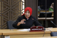 Anggota Komisi B Wa Ode Herlina memberikan tanggapan.